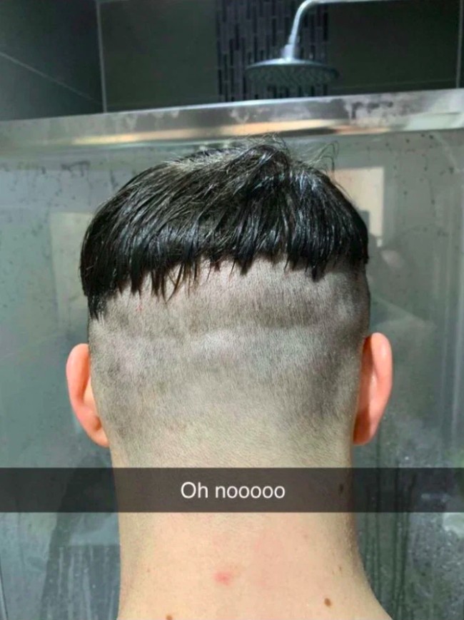 Bagaimana pendapatmu melihat potongan rambut yang satu ini? Jadi terlihat seperti meggenakan topi ya? (Foto: Twitter)