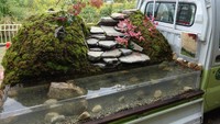 Acara ini disponsori oleh Japan Federation of Landscape Contractors. Para peserta dibebaskan untuk menentukan lanskap taman. Foto: Zoenren-Osaka
