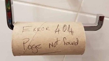 Tisu toilet habis, pasti anak IT nih (Boredpanda)