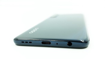 Punya baterai 4.000 mAh dengan VOOC 3.0 20W. Foto: Oppo Indonesia