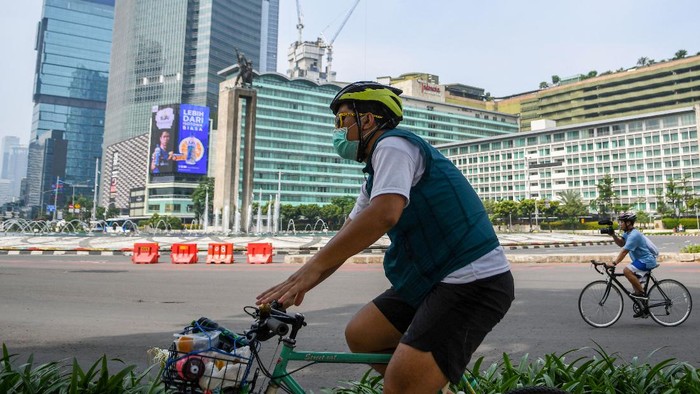 Pemprov DKI Jakarta memperpanjang masa tanggap darurat COVID-19 di Ibu Kota. Perpanjangan masa tanggap darurat itu dilakukan imbas meluasnya penyebaran Corona.