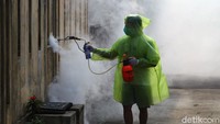 Seperti diketahui, kegiatan pengasapan atau fogging marak dilakukan sebagai tindakan preventif penyebaran penyakit DBD.