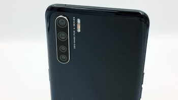 Sensor utamanya berukuran 48 MP f/1.7. Lalu ada sensor ultrawide berukuran 8 MP f/2.2, lensa makro 2 MP f/2.4, mono 2 MP f/2.4. Foto: Oppo Indonesia