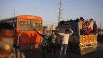 Ribuan Warga India Tinggalkan New Delhi di Tengah Lockdown Corona