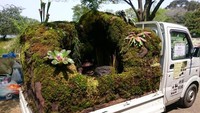Acara itu bernama Key Truck Garden Contest, biasa diadakan tiap tahun. Para ahli lanskap seluruh Jepang hadir untuk melahirkan karya terbaiknya. Foto: Zoenren-Osaka