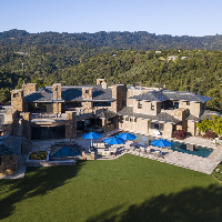 Inilah penampakan rumah yang dikabarkan paling mahal di Palo Alto, California, AS. Rumah yang dimiliki oleh Scott McNealy, pendiri perusahaan komputer Sun Microsystems, kabarnya bernilai US$ 54 juta atau Rp 865 miliar. (Foto: Dok. REX Real Estate via Business Insider)