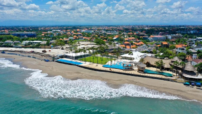 Pantai di Kuta Bali