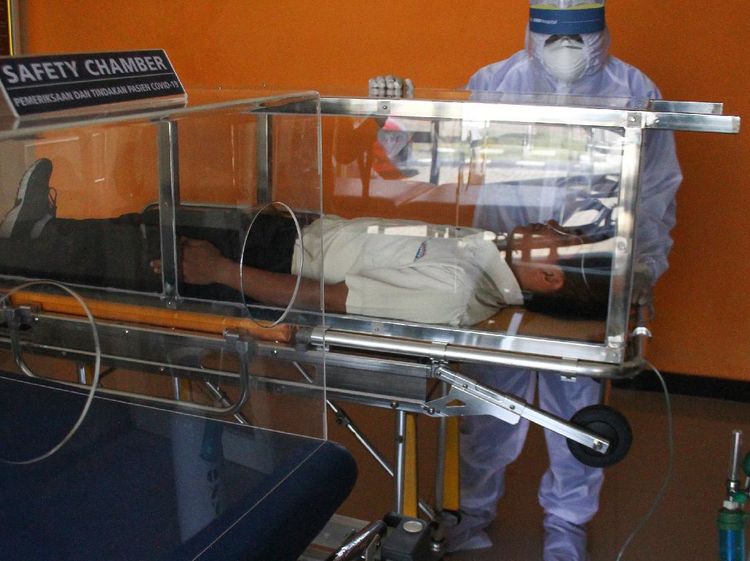 Inovasi Pembuatan Bilik Pengaman Pasien COVID-19