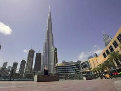 Potret Ikon Dunia Sepi Pengunjung Karena Corona