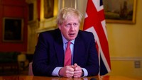 Pria 55 tahun ini sebelumnya sempat mengumumkan lockdown selama 3 pekan di Inggris. Meski sudah positif corona, ia tetap memimpin respons pemerintahan via video conference. Foto: Instagram borisjohnsonuk
