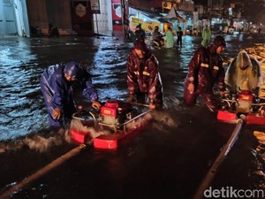 Hujan Deras, Sejumlah Titik di Kota Bandung Terendam Banjir