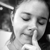 Penyanyi Rossa mengunggah foto konyol dirinya saat ikutan #untiltomorrow. Rossa memamerkan foto dirinya sedang ngupil. Foto: Instagram