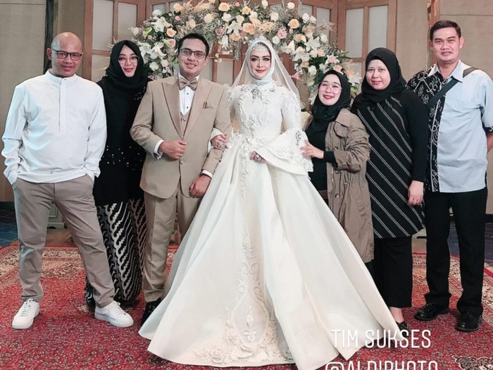 Eddies Adelia menikah lagi (Instagram Rina Gunawan)