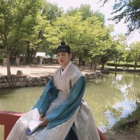 Baju tradisional Korea juga tetap membuatnya mencuri perhatian para wanita. Foto: Instagram Cha Eun Woo