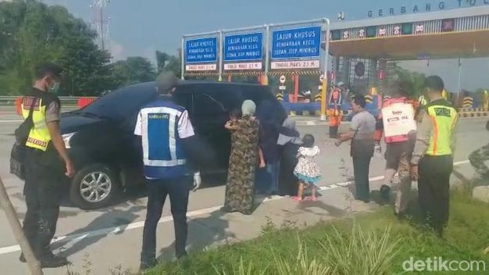 Disinfeksi dilakukan pintu tol Grati