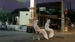 Lihat Lagi Cara Unik Warga Dunia Lawan Corona, dari Peti Mati-Pocong