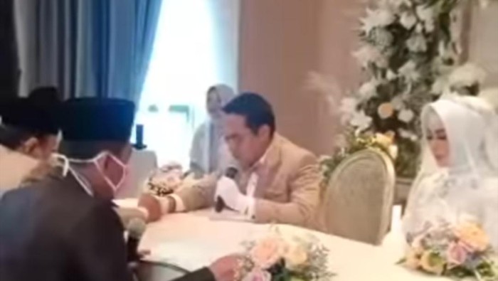 Eddies Adelia menikah lagi (Instagram Rina Gunawan)