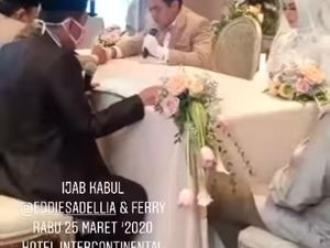 Kisah Eddies Adelia Menikah 2 Kali dengan Ferry Setiawan