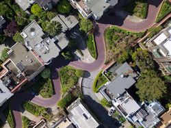 Potret Ikon Dunia Sepi Pengunjung Karena Corona