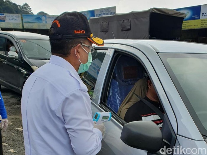 Pemkab Cianjur mulai ,memberlakukan penyekatan di jalur puncak