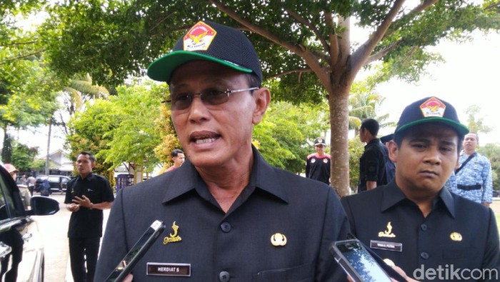 Bupati Ciamis Herdiat Sunarya
