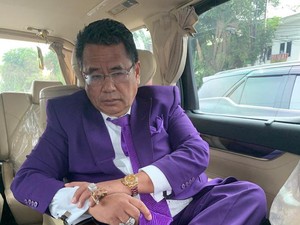 Hotman Paris Diminta Bantu Rizieq hingga Perceraian Aura Kasih