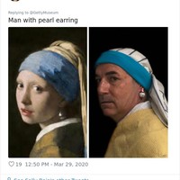 Girl with a Pearl Earring, begitu Johannes Vermeer memberi judul lukisan yang dibuatnya pada 1665 ini. Empat abad setelahnya, seorang pria mencoba meniru gaya si gadis beranting mutiara tersebut. (Foto: Twitter)