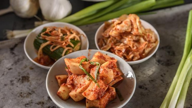 Baechu hingga Oi Sobagi, 5 Jenis Kimchi yang Asam Segar
