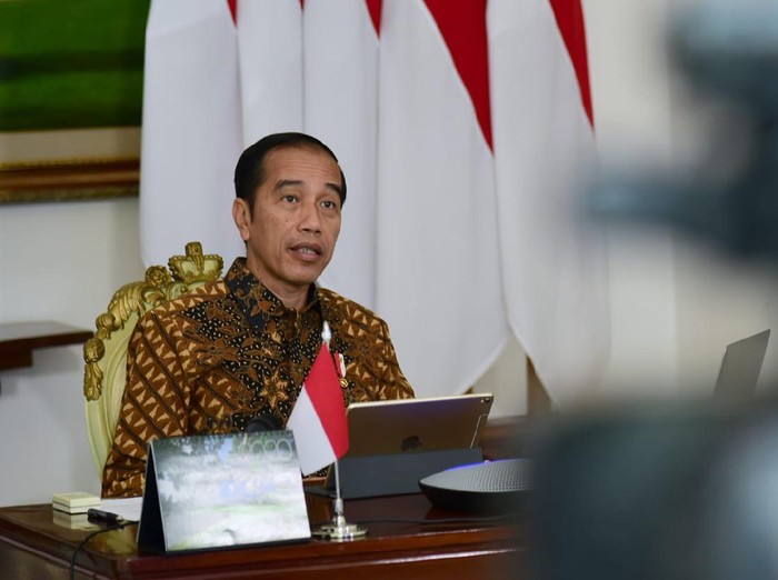 Presiden Jokowi memimpin rapat terbatas soal antisipasi mudik Lebaran 2020