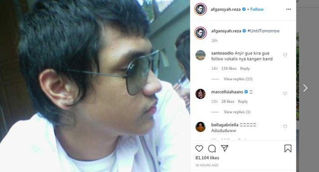 Penyanyi Afgan yang dikenal tampan bak artis Korea mengunggah foto dirinya dalam rangka mengikuti challenge kekinian di Instagram #untiltomorrow. Tak banyak kata ditulis Afgan di Instagram saat memamerkan foto zaman dulunya yang membuat sebagian netizen kaget karena tak menyangka di zaman dulu penampilan pelantun Sadis itu seperti di foto. Until Tomorrow ini memang menantang pengguna Instagram untuk mem-posting foto mereka saat berpose aneh, memalukan atau lucu di Instagram. Foto pun harus yang jadul atau kenangan di masa lalu. Foto: Dok. Instagram