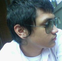 Penyanyi Afgan yang dikenal tampan bak artis Korea mengunggah foto dirinya dalam rangka mengikuti challenge kekinian di Instagram #untiltomorrow. Tak banyak kata ditulis Afgan di Instagram saat memamerkan foto zaman dulunya yang membuat sebagian netizen kaget karena tak menyangka di zaman dulu penampilan pelantun Sadis itu seperti di foto. Until Tomorrow ini memang menantang pengguna Instagram untuk mem-posting foto mereka saat berpose aneh, memalukan atau lucu di Instagram. Foto pun harus yang jadul atau kenangan di masa lalu. Foto: Dok. Instagram