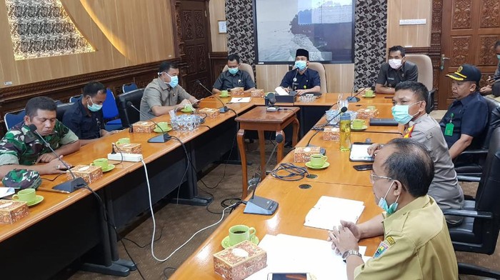 Bupati Batang Wihaji menetapkan status tanggap darurat virus Corona di wilayahnya, Selasa (31/3/2020).