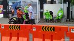 Potret Petugas Pakai APD Jaga Perbatasan Kota Tegal