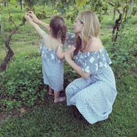 Terlepas dari kesibukannya di industri musik, Katherine tak melupakan perannya sebagai seorang ibu. Pernikahannya dengan seniman bernama Andrew Levitas dikaruniai dua orang anak. (Foto: Instagram/@katherinejenkinsobe)