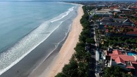 Wilayah Bali, melalui surat edaran Gubernur Bali menegaskan masyarakatnya untuk mengurangi aktivitas di luar rumah guna menekan dan memutus rantai penyebaran COVID-19. ANTARA FOTO/Fikri Yusuf.