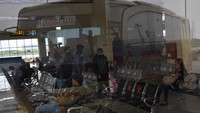 Kementerian Perhubungan juga sudah menghimbau agar warga membatalkan niatnya untuk mudik guna mencegah penyebaran virus Corona ke kampung halaman. ANTARA FOTO/Indrianto Eko Suwarso.