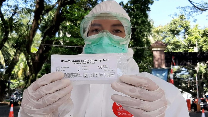 Pemerintah Kota Bogor menggelar Rapid Tes massal tahap 2. Ratusan warga yang masuk dalam orang dalam pantauan (ODP) dan orang dalam resiko (ODR) ikut dites.