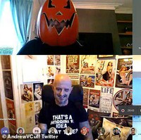 Tidak mau kalah, pengguna media sosial ini juga terlihat mengunggah foto dirinya bersama teman-temannya yang sedang melakukan panggilan video. Ada yang menggunakan kostum ala Halloween, ada yang memakai wig dan jenggot palsu berwarna putih, dan ada yang terlihat menggunakan mantel bulu serta dasi kupu-kupu.Foto: Twitter @AndrewVCuff