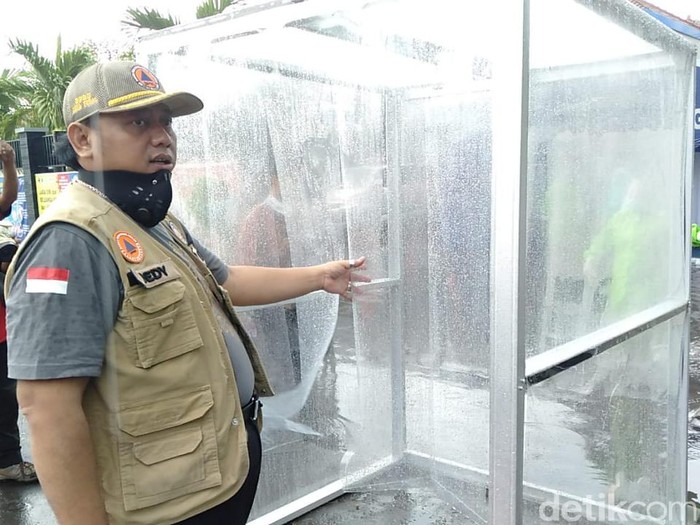 Wali Kota Tegal Dedy Yon Supriono meninjau posko isolasi wilayah, Selasa (31/3/2020).
