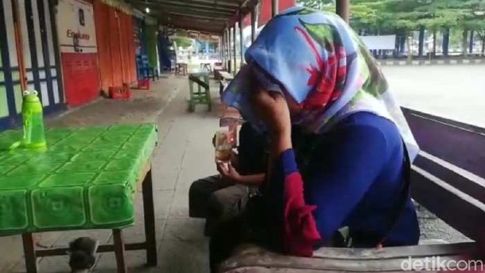 Pemudik Jakarta Tertahan di Terminal Banjar
