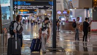 PT Angkasa Pura II (Persero) juga mencatat penurunan penumpang sebanyak 4-5 persen yang disebabkan menurunnya pergerakan pesawat di bandara-bandara yang dikelola perusahaan akibat wabah COVID-19. ANTARA FOTO/Fauzan.