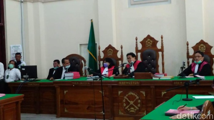 Sidang kasus pembunuhan hakim Jamaluddin digelar lewat video conference (Datuk Haris/detikcom)