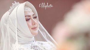 Foto: Gaya Eddies Adelia Menikah Lagi dengan Mantan Suami