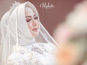 Foto: Gaya Eddies Adelia Menikah Lagi dengan Mantan Suami