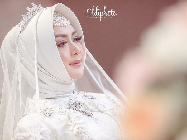 Foto: Gaya Eddies Adelia Menikah Lagi dengan Mantan Suami
