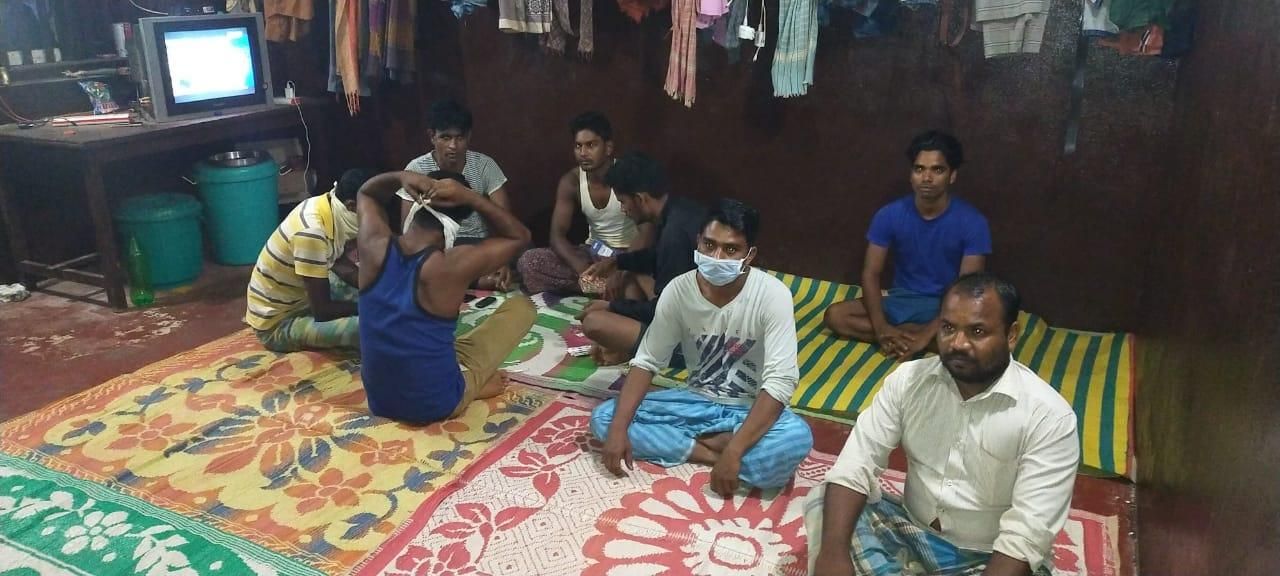 Mulia! Pensiunan Ini Beri Makan 131 Buruh Terlantar Selama India Lockdown