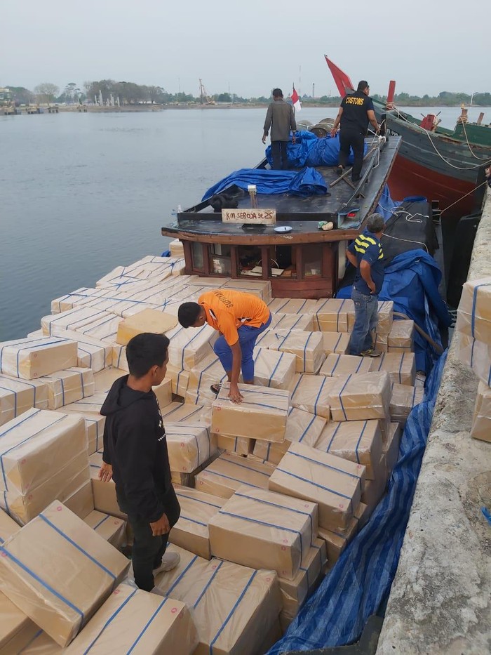 Bea-Cukai Aceh gagalkan penyelundupan rokok impor ilegal dari Thailand ((dok. Bea-Cukai Aceh)