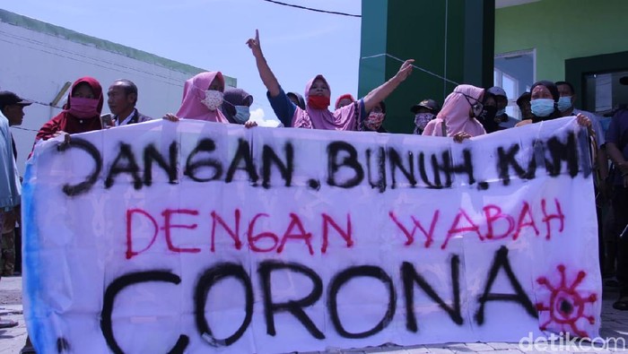 warga demo tolak puskesmas sidodadi jadi tempat isolasi pasien corona