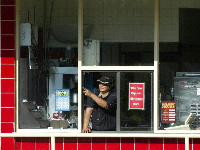 Curhat Miris Pegawai Resto Cepat Saji yang Harus Bekerja di Tengah Corona