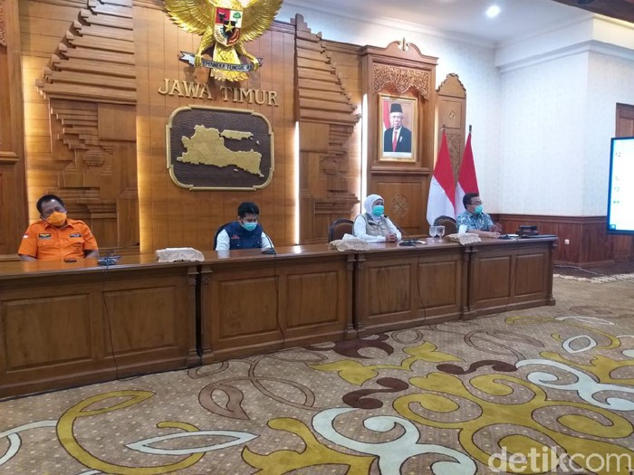 Gubernur Khofifah Indar Parawansa mengakui gelombang pemudik mulai memasuki Jawa Timur. Ia menaksir sudah ada sekitar 40 ribu pemudik.
